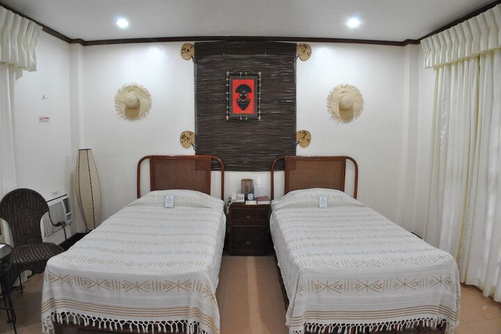 Room 5 of 61