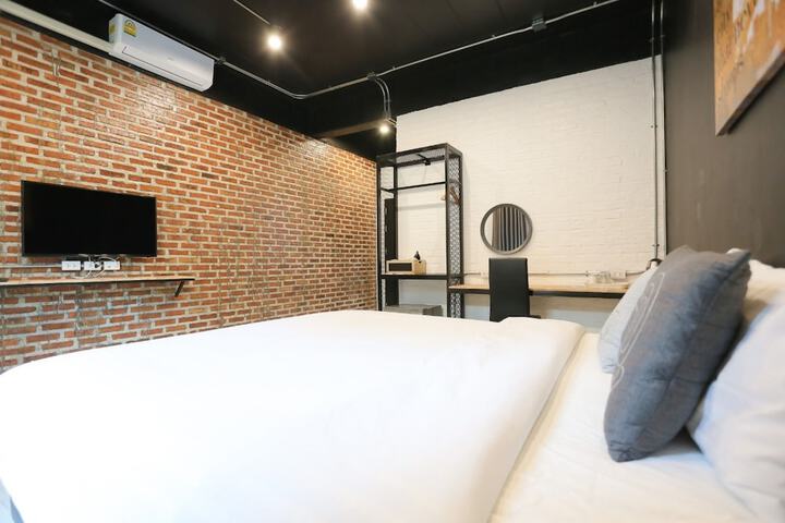 Room 48 of 105