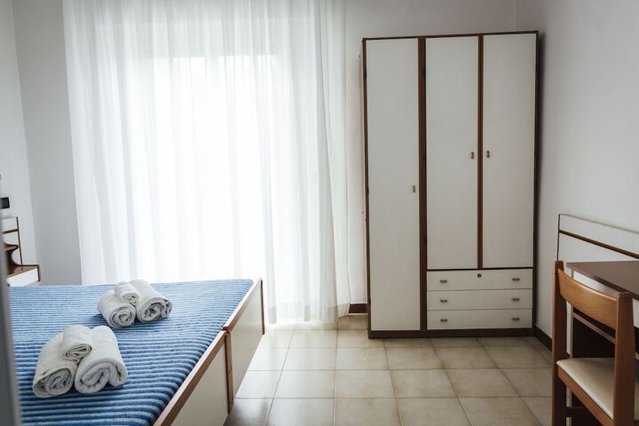Room 19 of 86