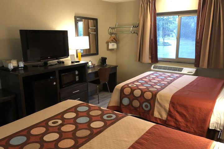 Room 7 of 19