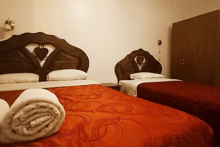 Room 12 of 16