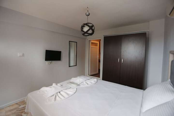 Room 7 of 34