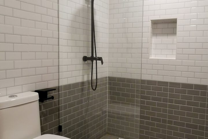 Room 12 of 28