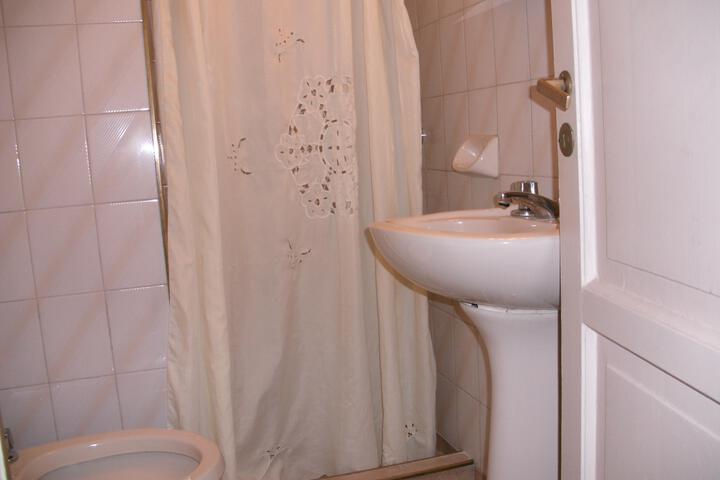 Room 5 of 13