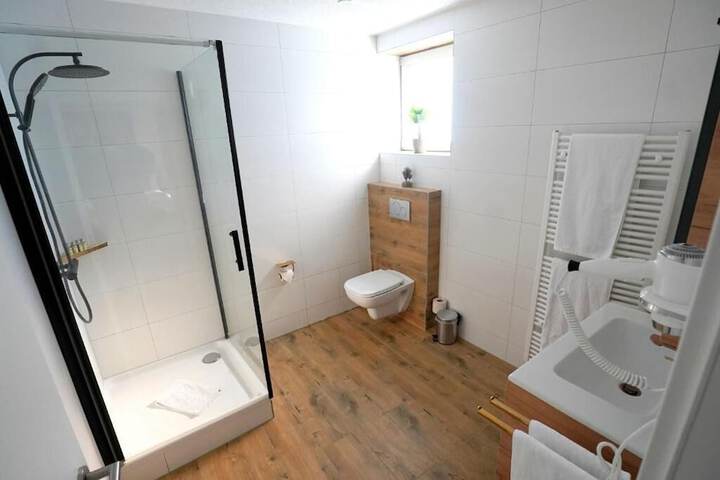 Room 15 of 24