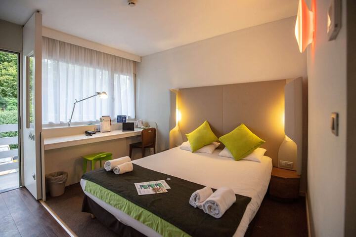 Room 7 of 22