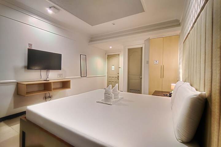 Room 10 of 16