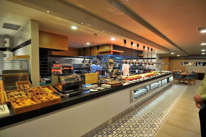 Dining 80 of 109