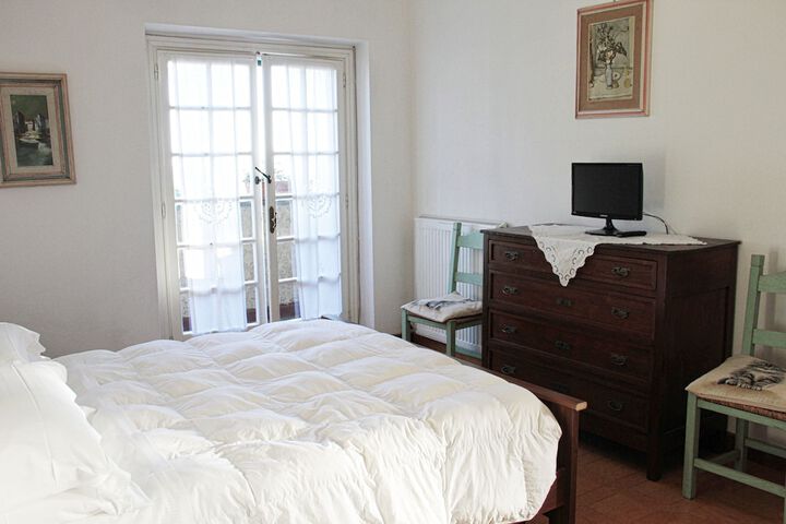 Room 12 of 38