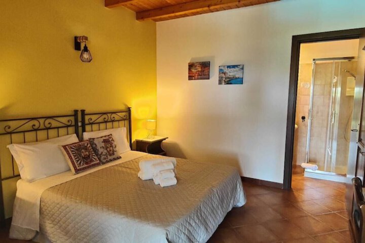 Room 43 of 98