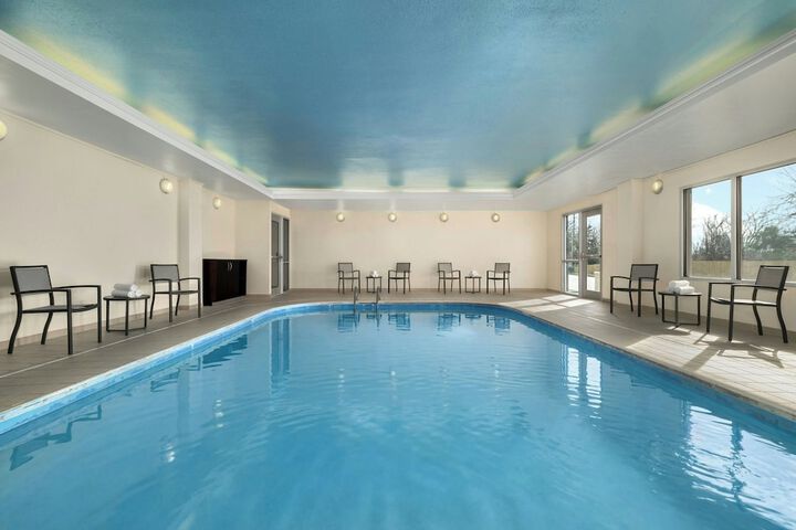Hotel with Pool