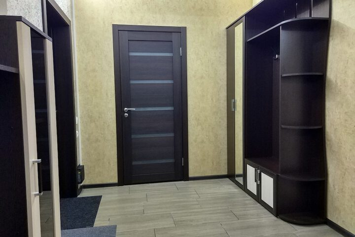 Room 5 of 9