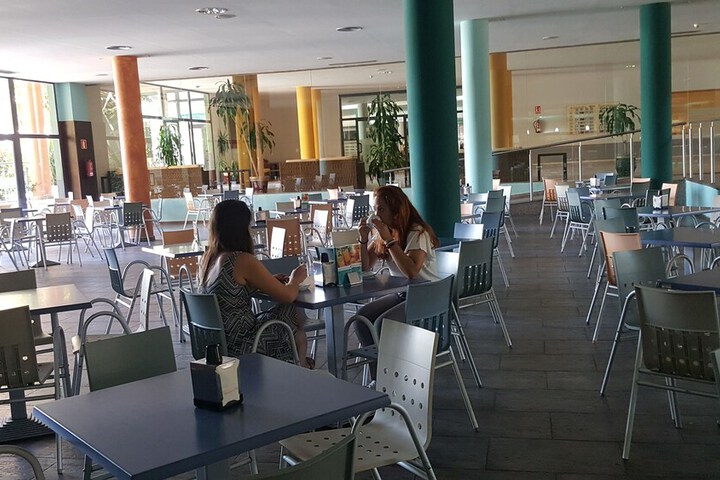 Dining 20 of 32
