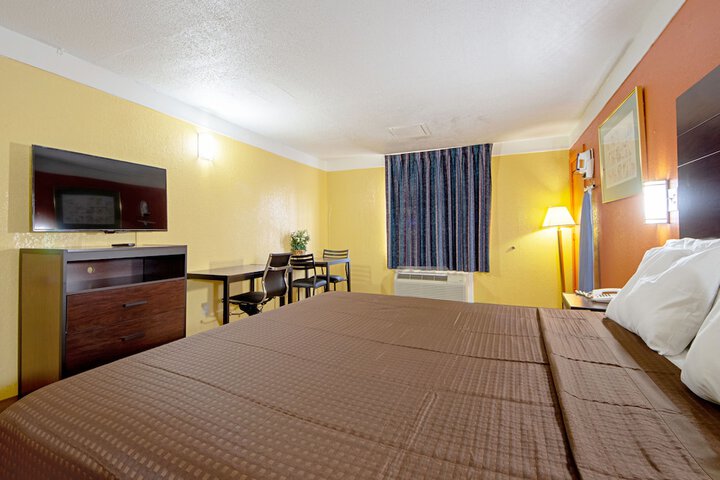 1 King Bed Accessible (1 of 14)