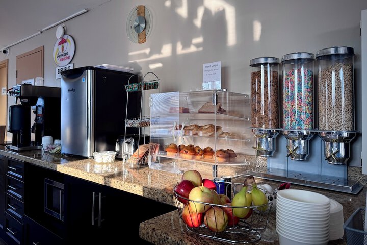 Breakfast/Coffee Service 25 of 29