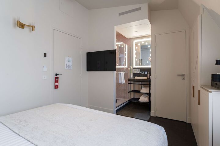 Room 92 of 133
