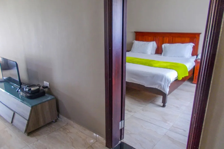Room 4 of 22