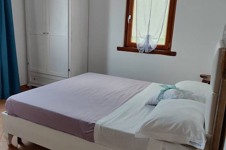 Room 12 of 34