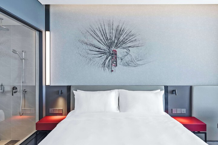 Room 15 of 110