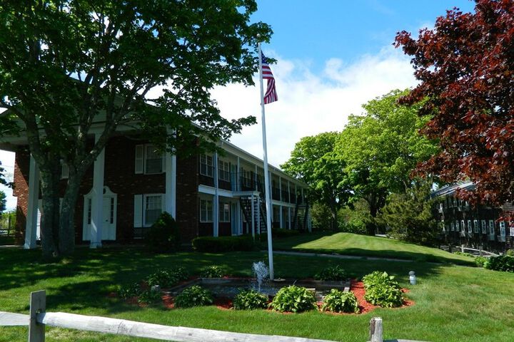 Hotel Exterior 8 of 18