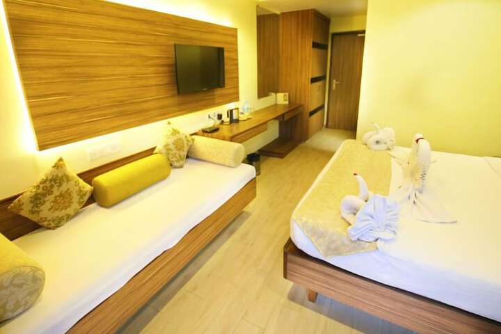 Room 18 of 93