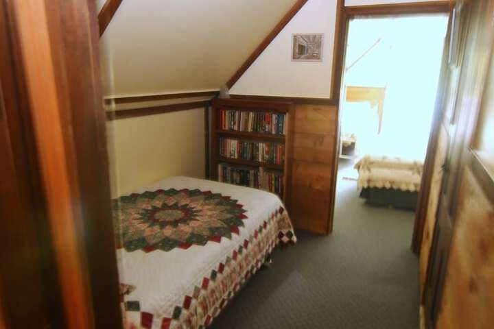 Room 38 of 165