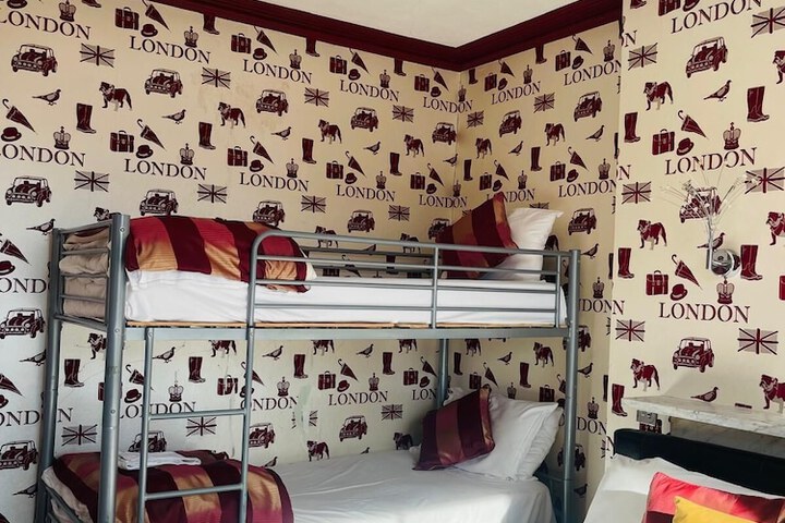 Room 7 of 71