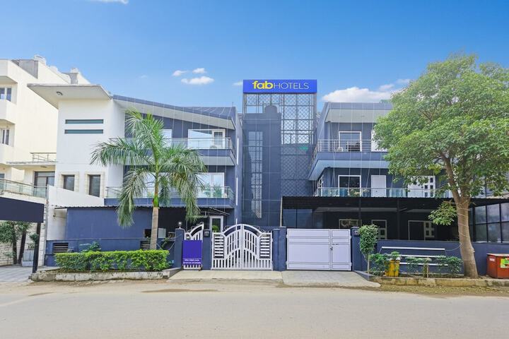 Photo of FabHotel The Runner - 200 Meters From Galleria Market