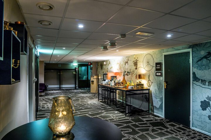 Entrance & Lobby