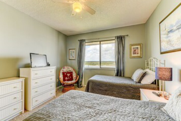 Room 176 of 225