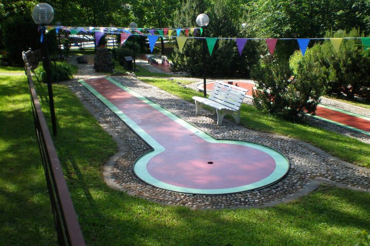 Mini-golf