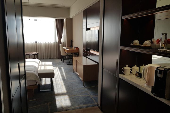 Room 27 of 60