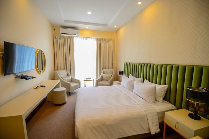 Room 7 of 35