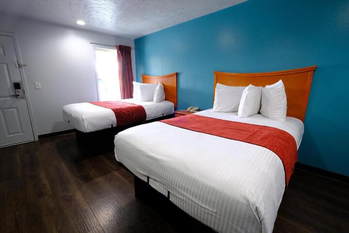 2 Double Beds (2 of 9)
