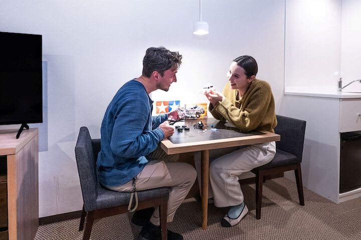 Room 28 of 96