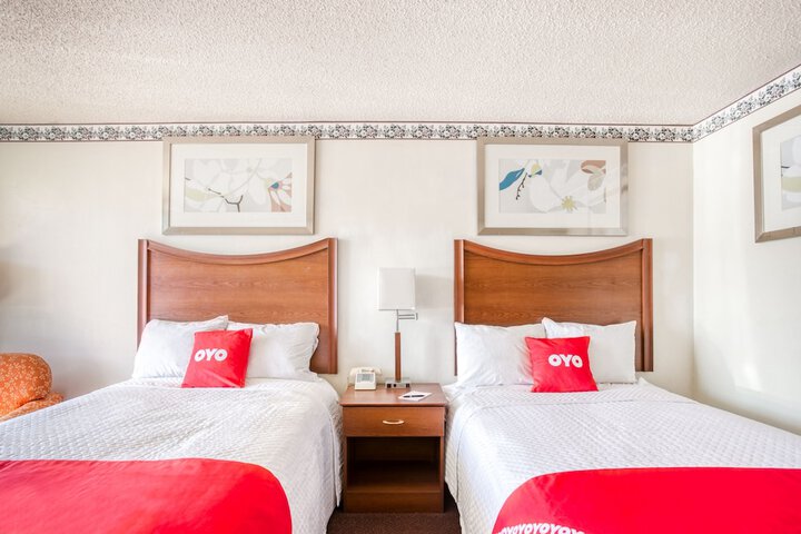 2 Double Beds (4 of 9)