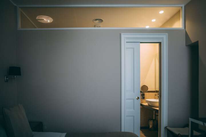 Room 4 of 101