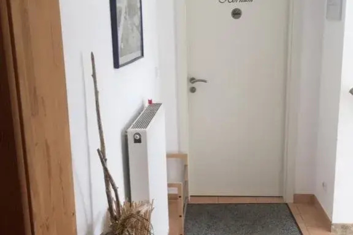 Room 14 of 16