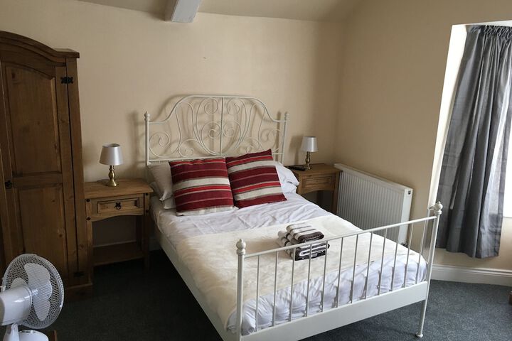 Room 10 of 26
