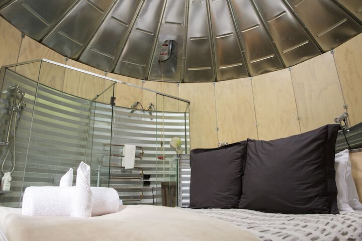 Room 9 of 60
