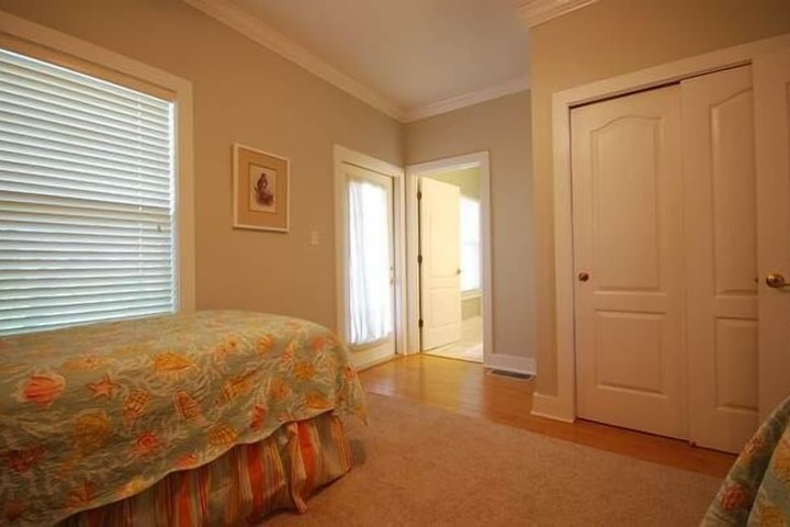 Room 27 of 92