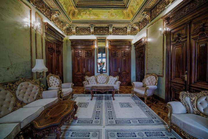 Entrance & Lobby