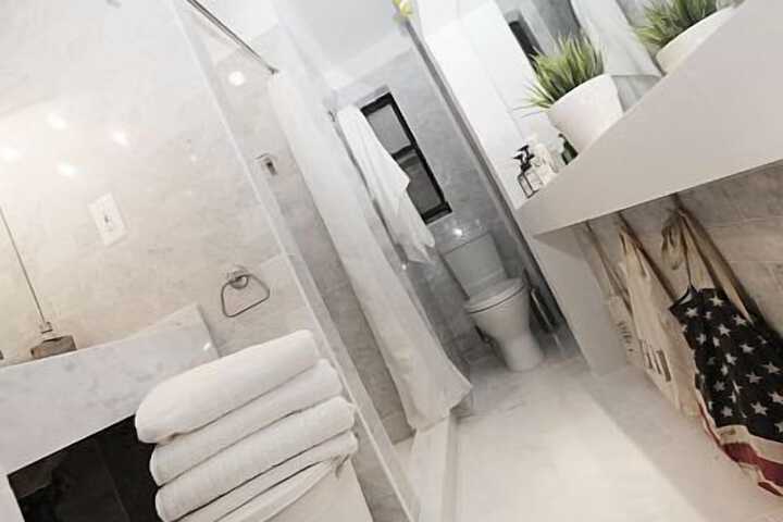 Room 6 of 7