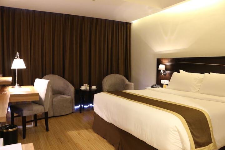 Room 13 of 72