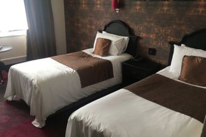 Room 12 of 23
