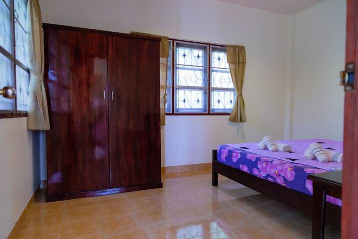 Room 13 of 44