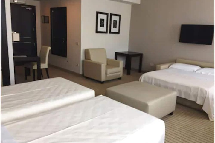 Room 16 of 34