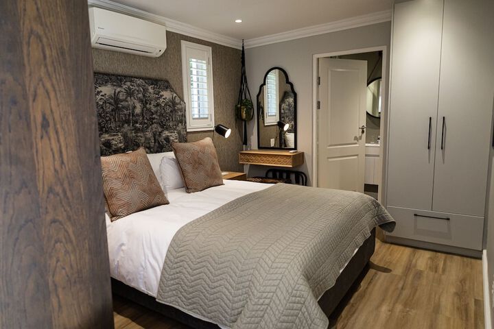 Room 4 of 87