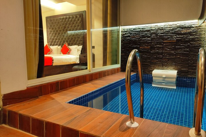 Pool 51 of 74