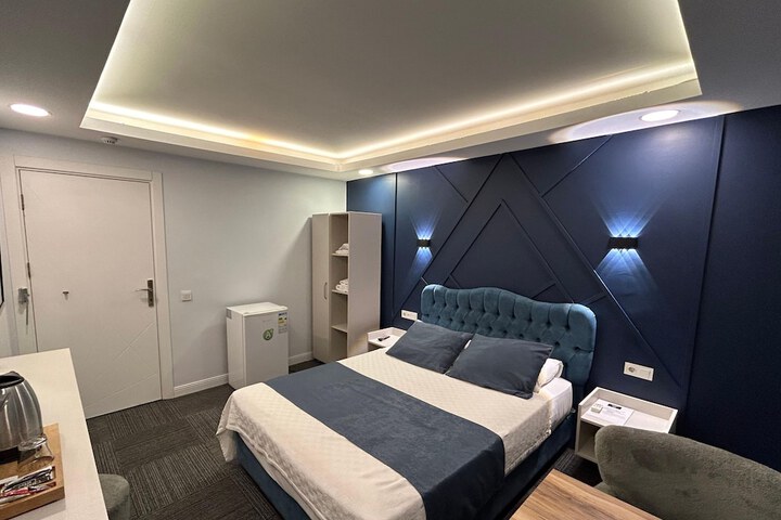 Room 14 of 32